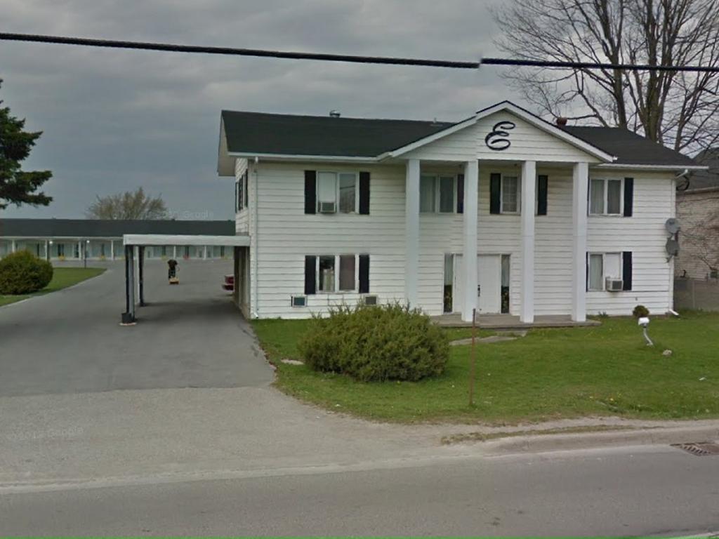 Embassy Motel Kingston Zewnętrze zdjęcie