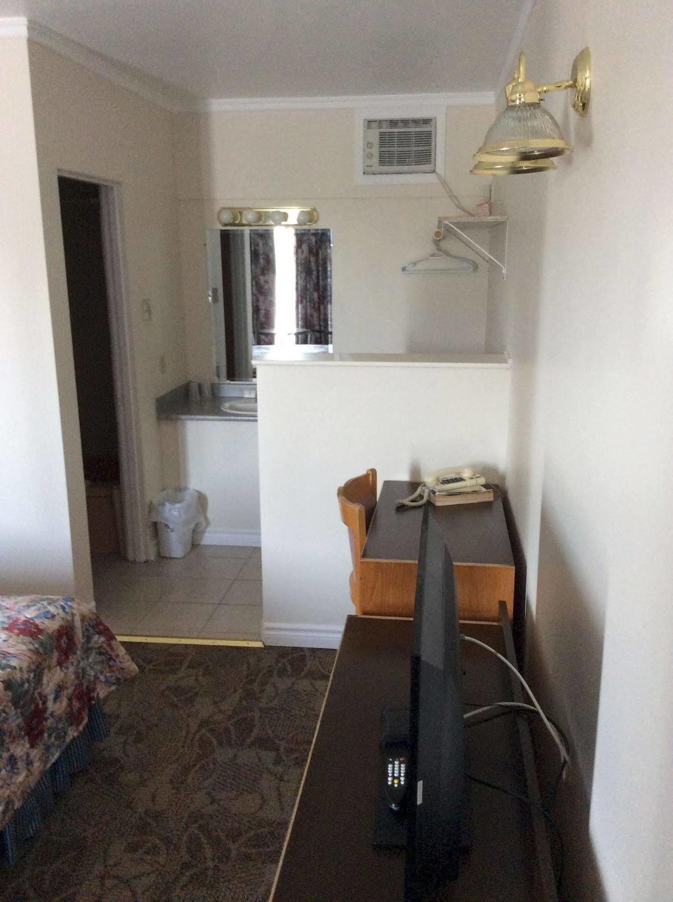 Embassy Motel Kingston Zewnętrze zdjęcie